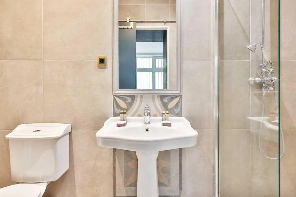 Lovely Loft With 2 Bedrooms Central Paris Air Conditioned France